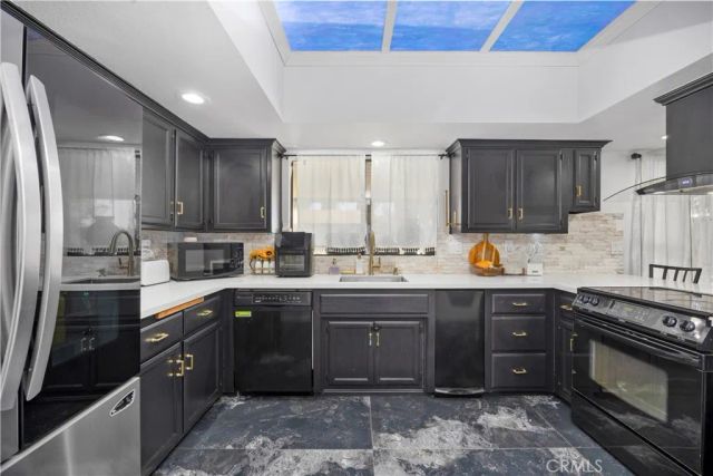 3319 Maywood Drive 1, Bakersfield, CA 93306