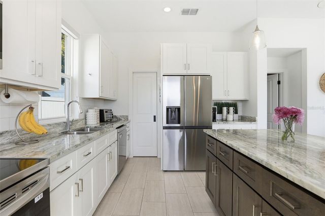 1036 COURTLAND STREET, Orlando, FL 32804