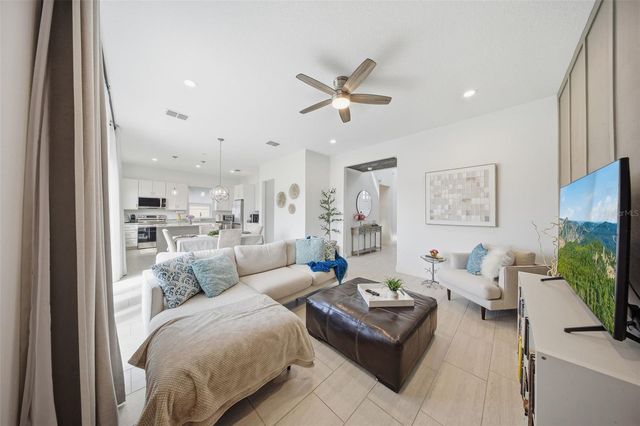 1036 COURTLAND STREET, Orlando, FL 32804