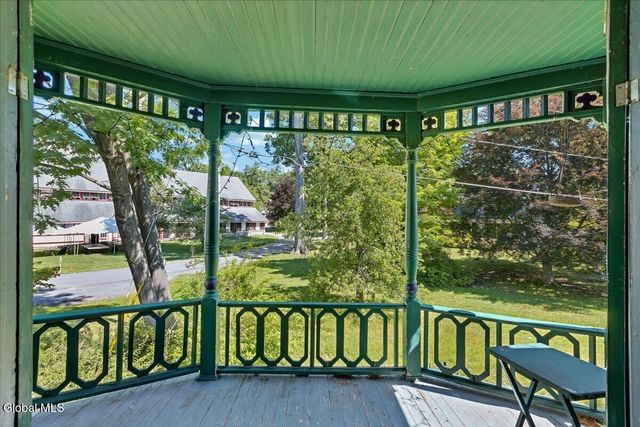 5 Albany Avenue, Round Lake, NY 12151