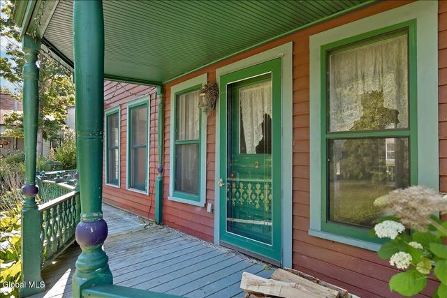 5 Albany Avenue, Round Lake, NY 12151