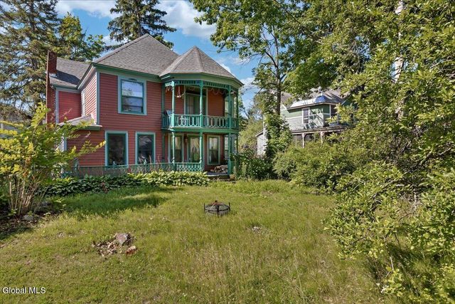 5 Albany Avenue, Round Lake, NY 12151