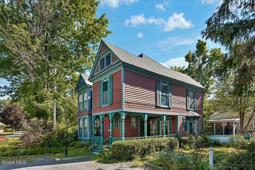 5 Albany Avenue, Round Lake, NY 12151