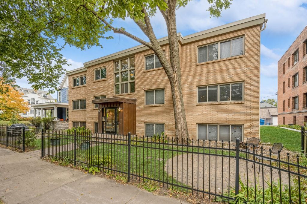 2507 Bryant Avenue S 1, Minneapolis, MN 55405 — exterior