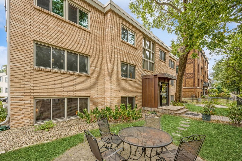 2507 Bryant Avenue S 1, Minneapolis, MN 55405 — photo 3