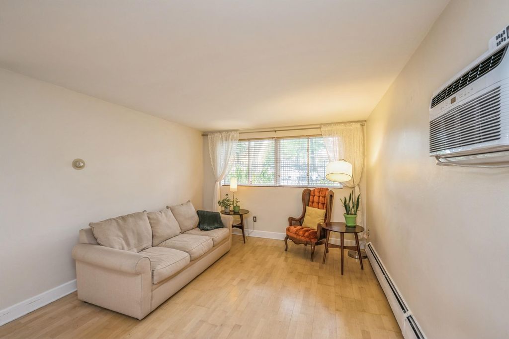 2507 Bryant Avenue S 1, Minneapolis, MN 55405 — photo 5