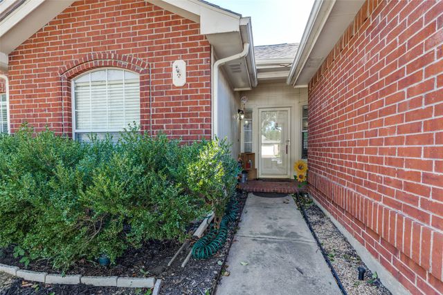 853 Atchison Drive, Saginaw, TX 76131