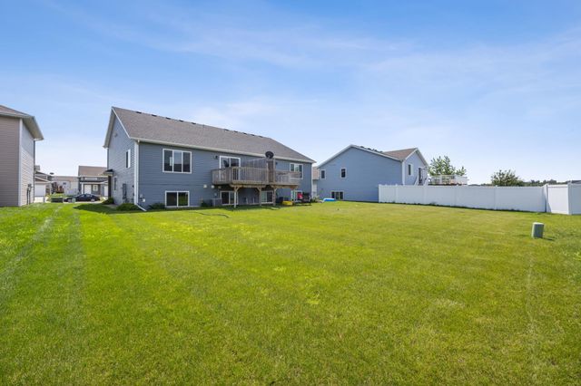 6279 59th Avenue S, Fargo, ND 58104