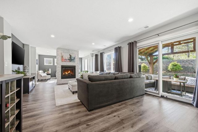 2301 Great Oaks Drive, Burnsville, MN 55337