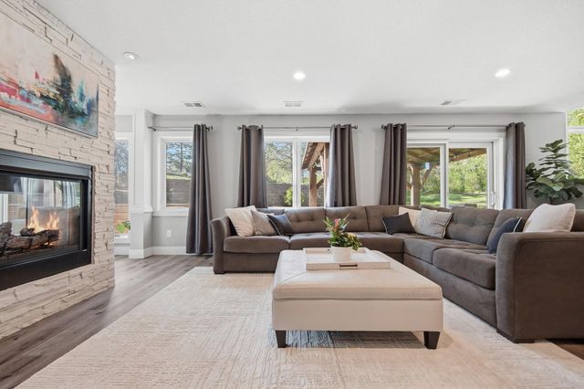 2301 Great Oaks Drive, Burnsville, MN 55337