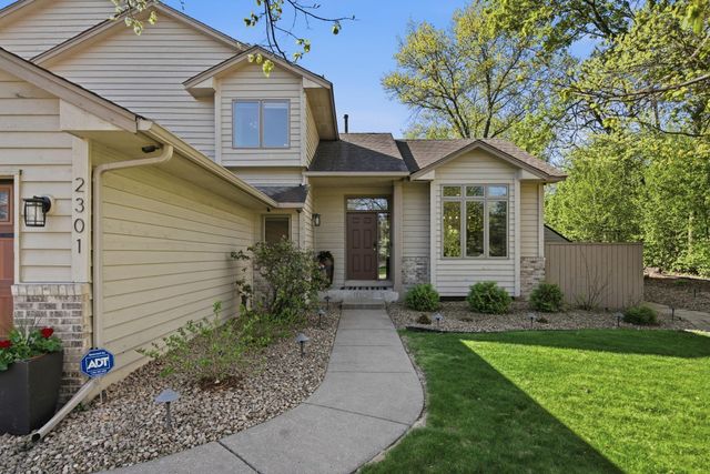 2301 Great Oaks Drive, Burnsville, MN 55337