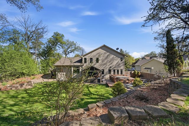2301 Great Oaks Drive, Burnsville, MN 55337