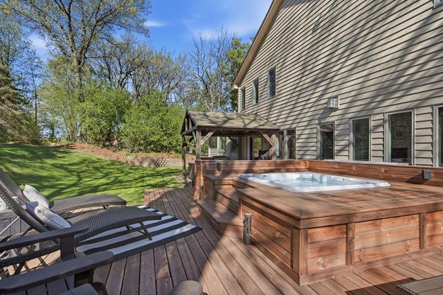 2301 Great Oaks Drive, Burnsville, MN 55337