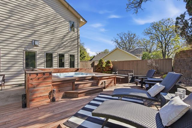 2301 Great Oaks Drive, Burnsville, MN 55337