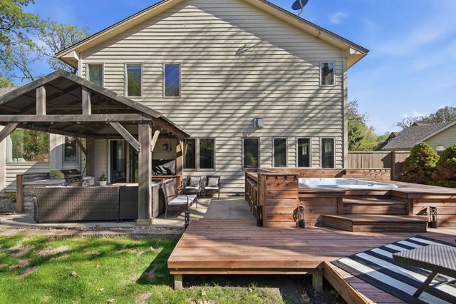 2301 Great Oaks Drive, Burnsville, MN 55337
