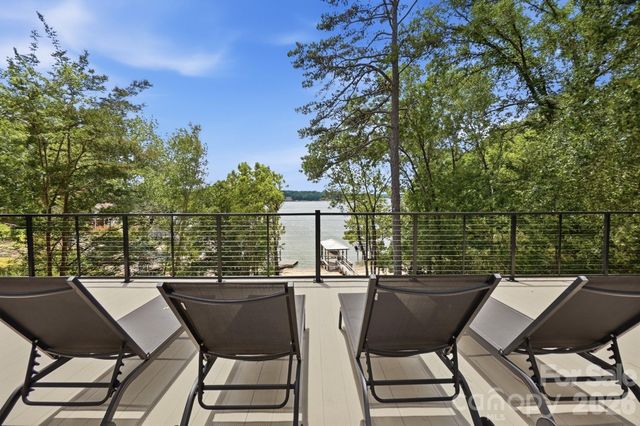 31002 Executive Point, Tega Cay, SC 29708