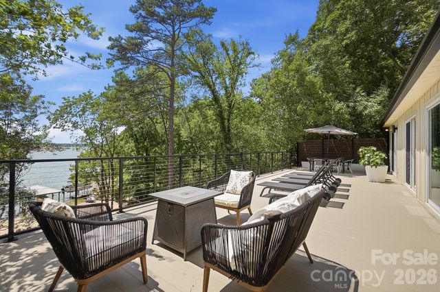 31002 Executive Point, Tega Cay, SC 29708