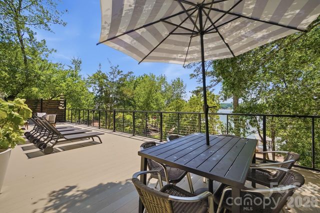 31002 Executive Point, Tega Cay, SC 29708