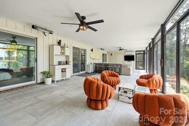 31002 Executive Point, Tega Cay, SC 29708