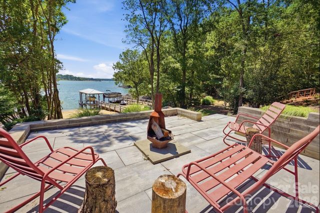 31002 Executive Point, Tega Cay, SC 29708