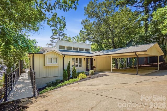 31002 Executive Point, Tega Cay, SC 29708