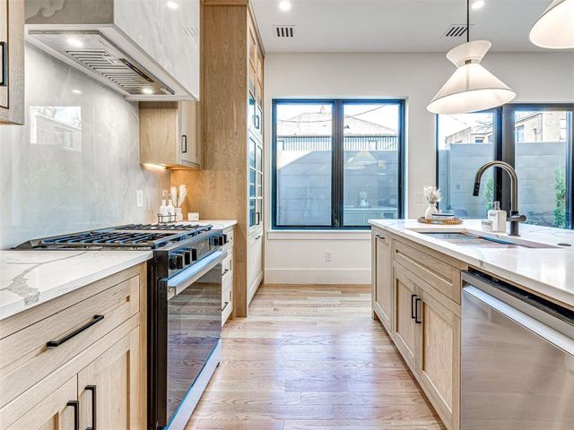 1709 NW 14th Street, Oklahoma City, OK 73106