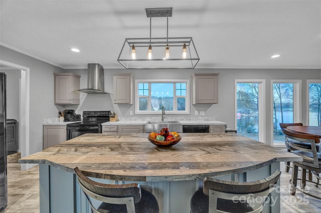 801 Bible Camp Lane, Taylorsville, NC 28681