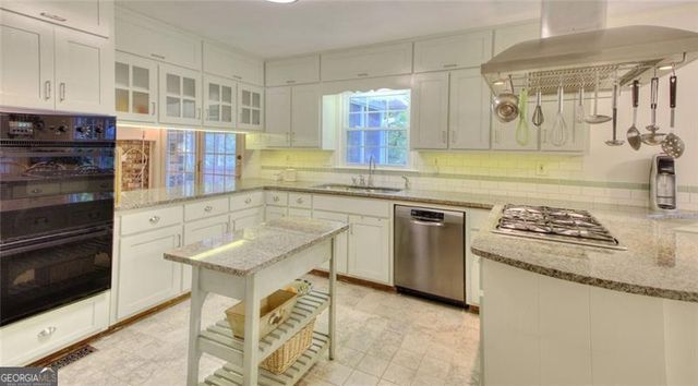 2659 Amberly Drive, Dunwoody, GA 30360