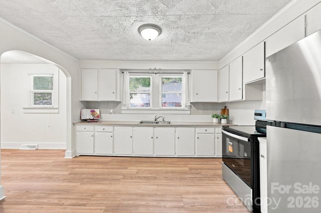 74 Pinecrest Drive SW, Concord, NC 28027