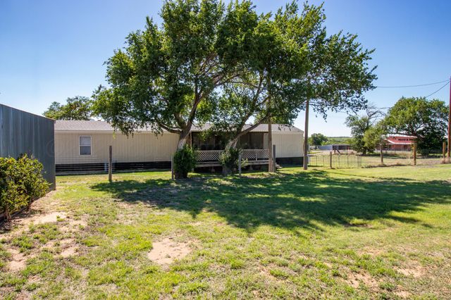 2420 E Willow Creek Drive, Amarillo, TX 79108