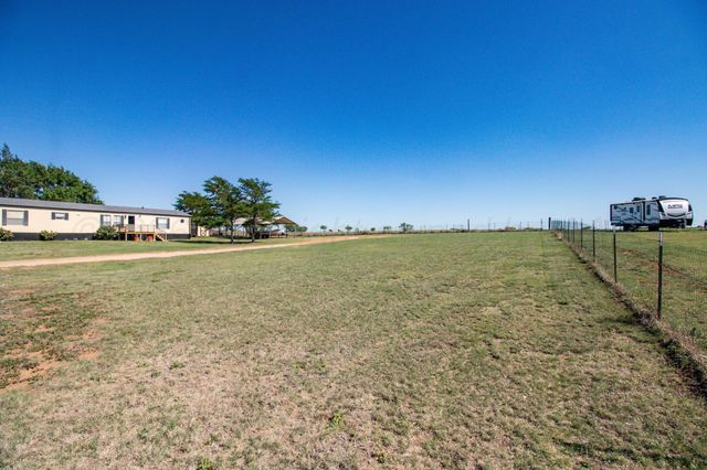 2420 E Willow Creek Drive, Amarillo, TX 79108