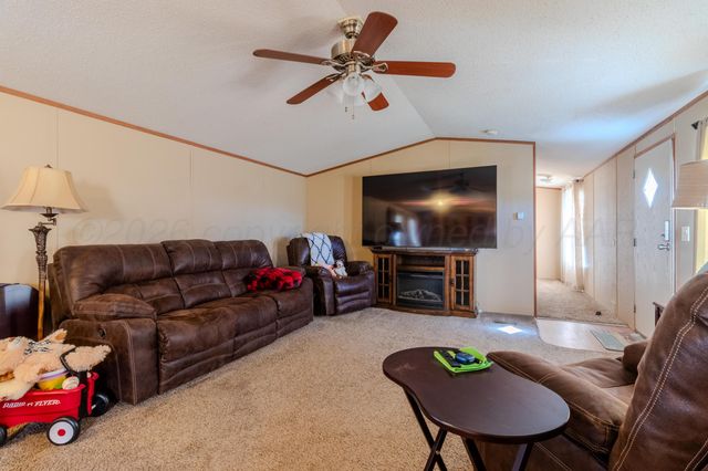 2420 E Willow Creek Drive, Amarillo, TX 79108
