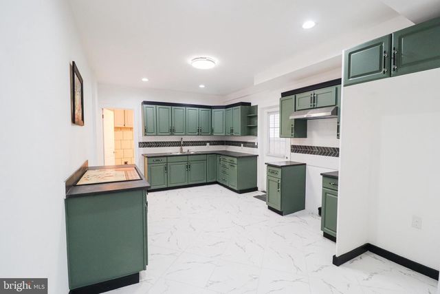 539 W KING ST, York, PA 17401