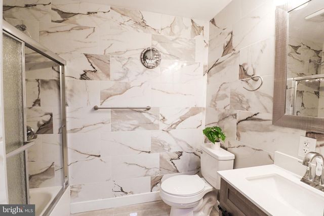 539 W KING ST, York, PA 17401