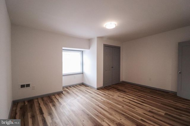 539 W KING ST, York, PA 17401