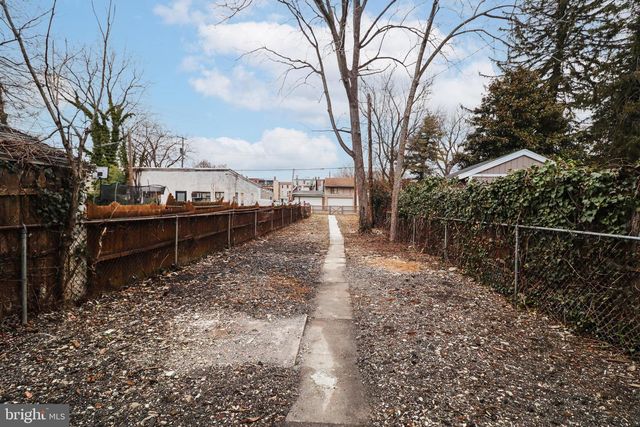 539 W KING ST, York, PA 17401