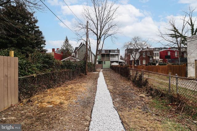 539 W KING ST, York, PA 17401