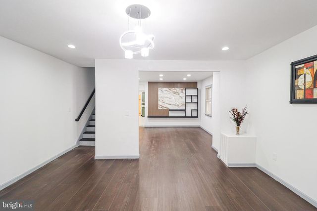 539 W KING ST, York, PA 17401