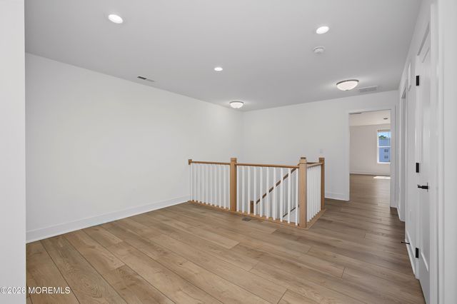 30 Cloverleaf Lane, Manalapan, NJ 07726