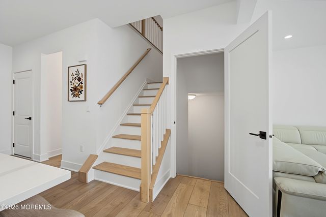 30 Cloverleaf Lane, Manalapan, NJ 07726