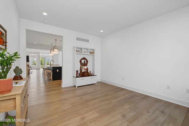 30 Cloverleaf Lane, Manalapan, NJ 07726