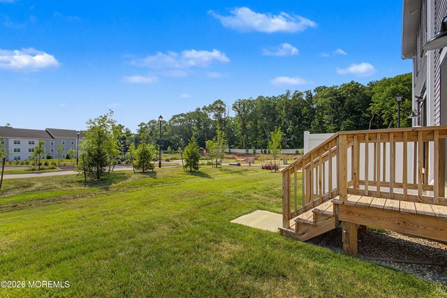 30 Cloverleaf Lane, Manalapan, NJ 07726