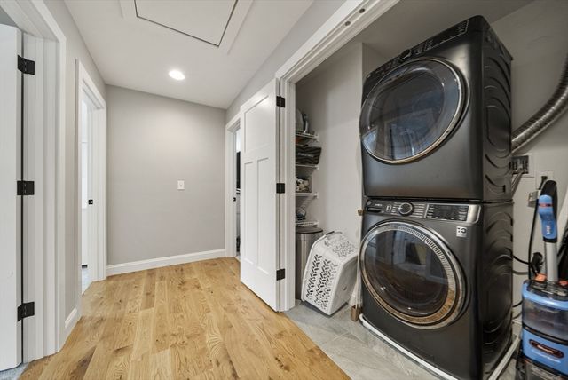 2 Mapleton Rd, Merrimac, MA 01860