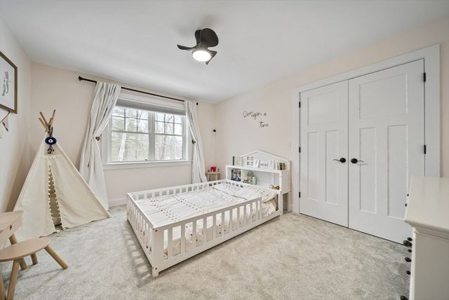 2 Mapleton Rd, Merrimac, MA 01860