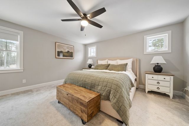 2 Mapleton Rd, Merrimac, MA 01860