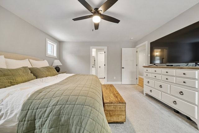 2 Mapleton Rd, Merrimac, MA 01860