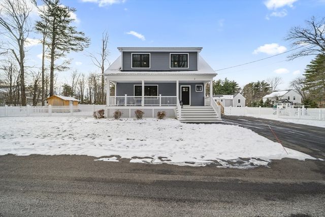 2 Mapleton Rd, Merrimac, MA 01860