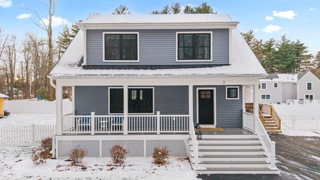 2 Mapleton Rd, Merrimac, MA 01860