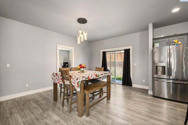 2873 Mackenzie Court, Richland, WA 99352