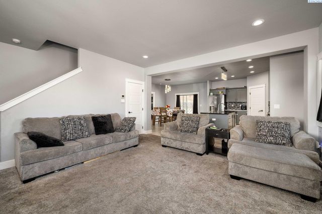 2873 Mackenzie Court, Richland, WA 99352